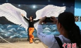 肚脐在线观看童话村,肚脐视角下的童话村奇幻之旅